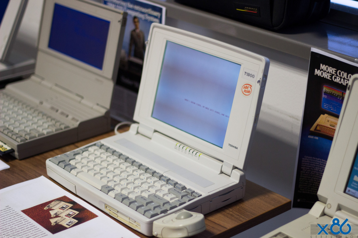 Toshiba T1900